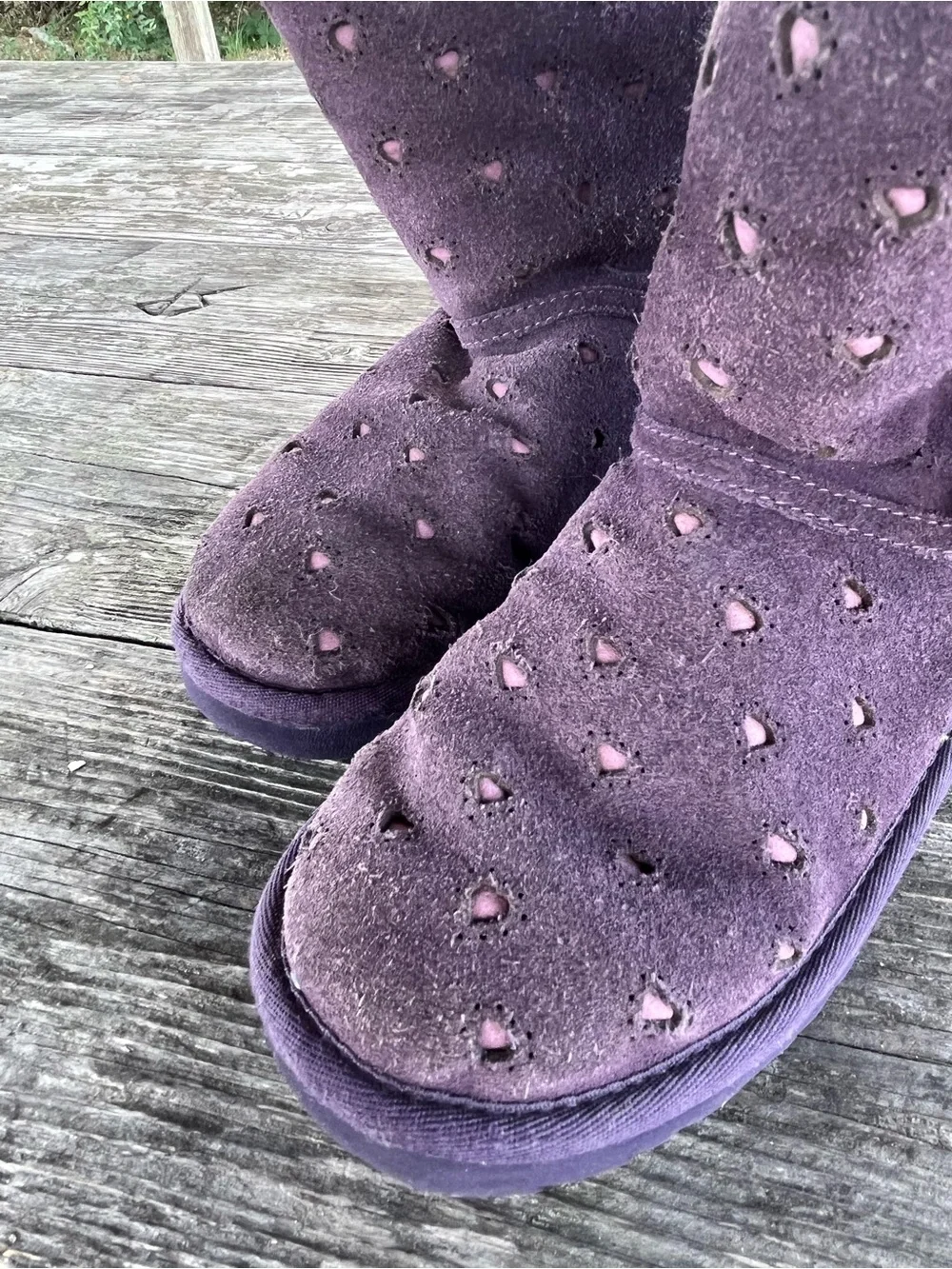 UGGS Kids Purple Heart-Detail Cozy Boots sherling inside sz 1, like new